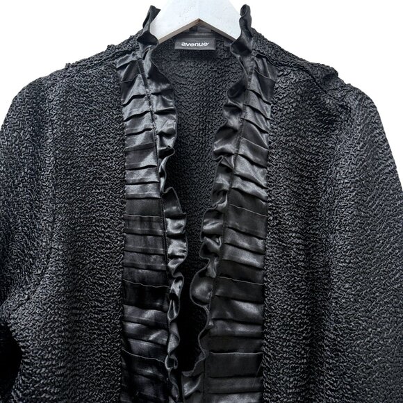 Avenue Evening Jacket Plus Size 18/20 Black Crinkle Ruffle Womens Party Top - Picture 2 of 8